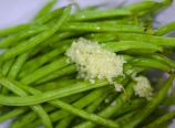 Green beans and garlic