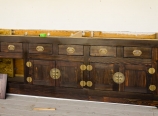 Mounting doors