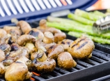 Mushrooms and asparagus on the grill