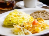 Hashbrowns, omelette. and veggie sausage