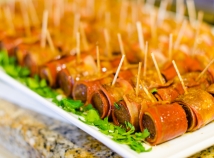 Bacon-wrapped sausage