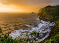 Sunrise in Pololu Valley